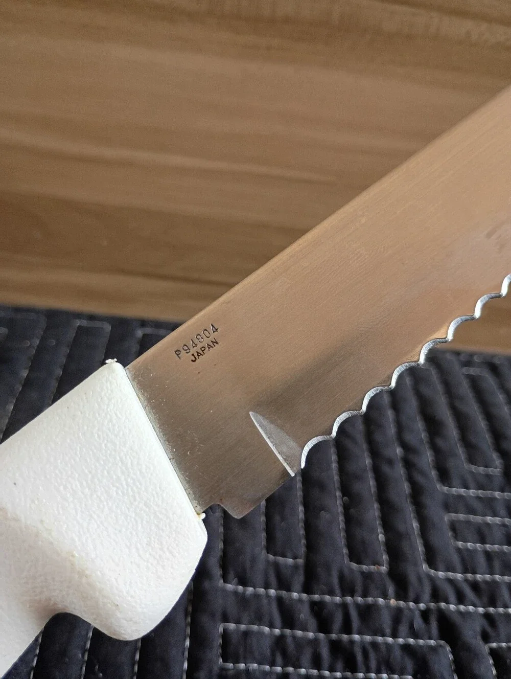 White Serrated Bread Knife with Comfortable Handle